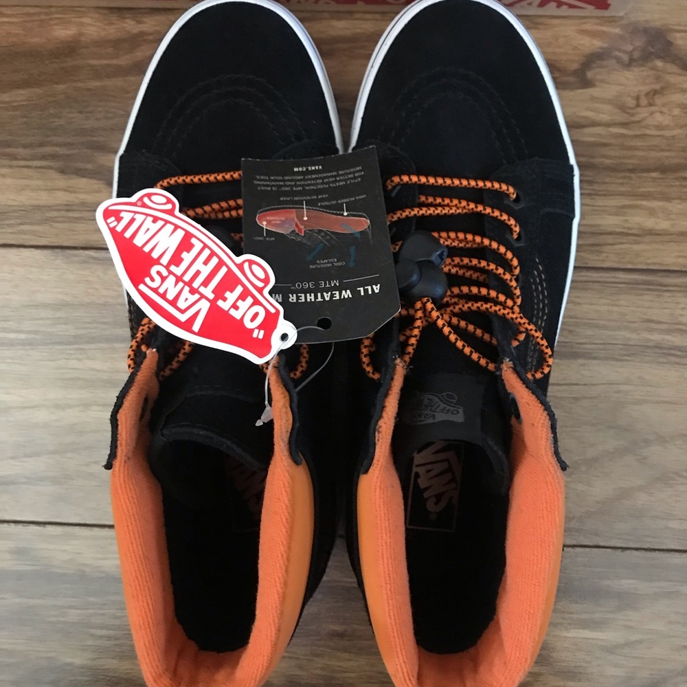 Vans - SK8 HI - black leather MTE with orange accent/ laces x. NWT boys 5.5